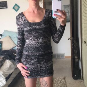 Billabong long sleeve dress with open back.